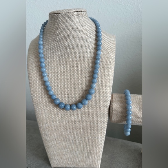 Denim blue beaded necklace with matching stretch bracelet by Jay King - Picture 1 of 13